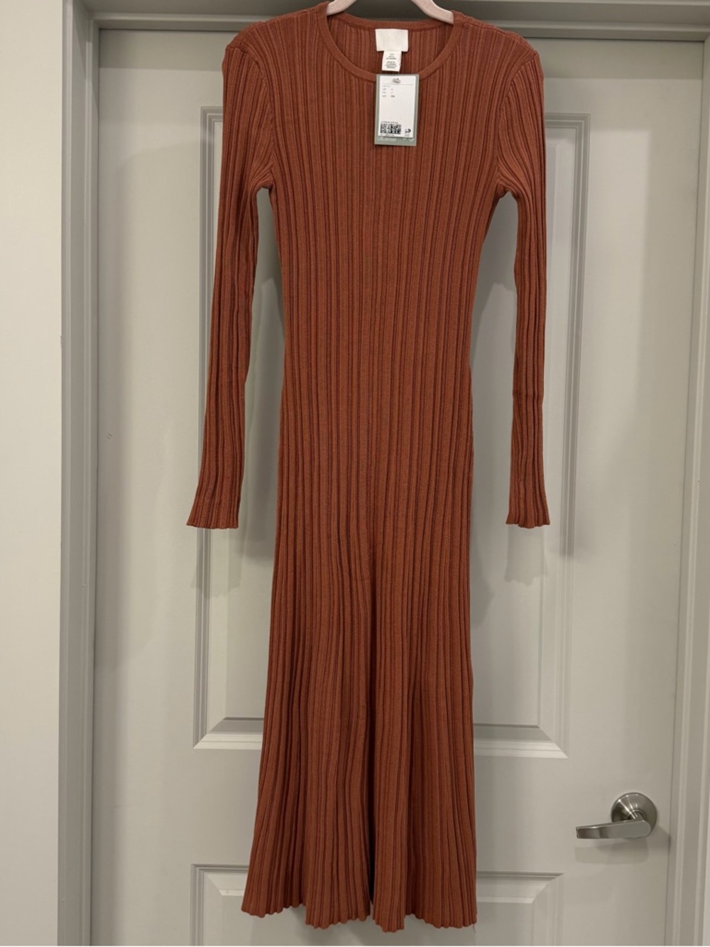 H&M Long-Sleeve Ribbed Midi Dress in Rust
